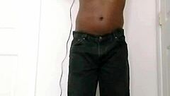 I love finding that extra time to shave and masturbate privately, feel free to join in too!