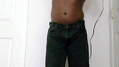 I love finding that extra time to shave and masturbate privately, feel free to join in too!