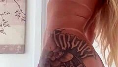 Bratzmal introduces herself in a solo crossdressing session