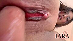 Buceta gulosa, do you want to see it filled with creamy cum in this solo squirting session?