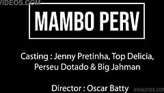 Jenny pretinha fazendo anal com três em uma orgia hardcore brasileira com ação intensa e grupal