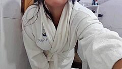 i see this big ass latina showing off her pussy in reality fetish style