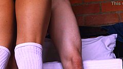 La mejor amiga y el profesor intercambiaron caricias suaves en la sala de clases