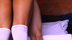 La mejor amiga y el profesor intercambiaron caricias suaves en la sala de clases