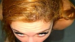 Hey, peguei a novinha se masturbando e ofereci meu pau pra ajudar, sou educado né? 😏