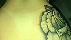 Hey, peguei a novinha se masturbando e ofereci meu pau pra ajudar, sou educado né? 😏