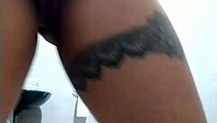 Rico squirt in the tub from latina masturbation