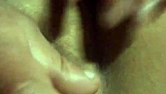 Exploraci�n vaginal with deep probing and intense sensations building to climax