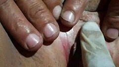 Exploraci�n vaginal with deep probing and intense sensations building to climax