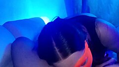 ven y fóllame en mi habitación especial, dice la camarera latina con big ass y big tits mientras folla rough con extraño en bar.