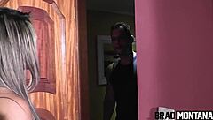 Perva Safada Acionou O Mecânico Da Sacanagem Pra Foder Sem Massagem!