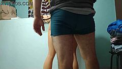 quiero frotar mi pequeña verga sobre tu gran culo curvo antes de follarte como una muñeca latina