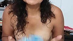 cachonda madura shows off her big ass gaping wide