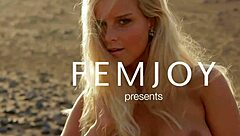 Marry Queen Shows Off Her Big Natural Tits As The Cute Blonde Babe Teases And Masturbates