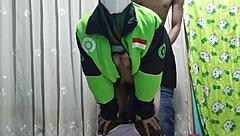 I pulled off this wild prank by fucking the food delivery lady doggystyle when she showed up with my order