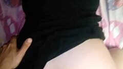 me coge en cuatro en el cuarto de mis primos con mi vestido levantado