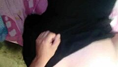 me coge en cuatro en el cuarto de mis primos con mi vestido levantado