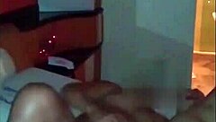 olha só a esposa sozinha no motel com os dois colegas do corno, que putaria legendada!