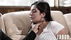 Keira Croft hooks up with Jessy Jones in raw reality scene