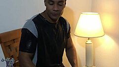 vecino usa mi ducha rota pa' follar a esta milf latina vecina con verga gigante 😈