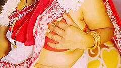 Wow indian saree aunty with huge boobs masturbates dirty talk!