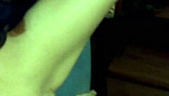 mi amiga se masturba con verga enorme en su vagina