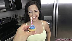 Husband captures petite wife's first devirginizing fuck for birthday 🎂🍆