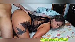 Tirei calcinha pro meu intiado, ele lambeu buceta e eu gozei no cuzinho dele com olhos revirados