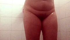 voyeur gordibuena milf showers tetona skirt upskirt tease