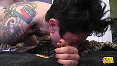 TATTOOED BABE FINGERS BUSTY BLONDE FRIEND'S WET PUSSY WITH VIBRATOR