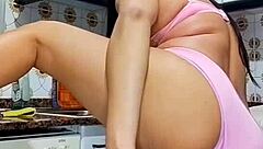 Blues shakes big ass sliding huge dildo deep inside