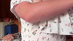 I love watching this beautiful natural girl finger her pussy