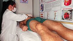 enfermeira olha essa ereção enorme na minha calça quero te foder agora