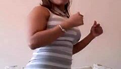 College chica casually streams fun vibes on Bigo Live show