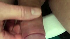 छोटा 18+ लड़का अकेले तेज लंड हिलाता सोलो हैंडजॉब में