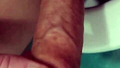 छोटा 18+ लड़का अकेले तेज लंड हिलाता सोलो हैंडजॉब में