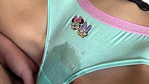 क्या हमने जंगली चूत रगड़ते हुए सेक्स कर लिया? हॉट कमशॉट!