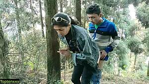 18 साल के बॉयफ्रेंड के साथ जंगल में डेटिंग सेक्स, जल्दी डॉगीस्टाइल चुदाई में बदला